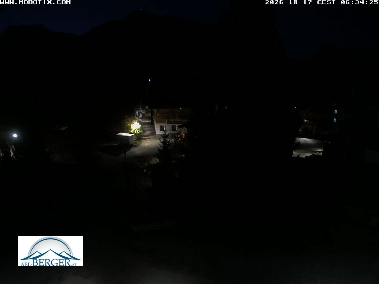 Archived image Webcam Oberlech: guest house Berger