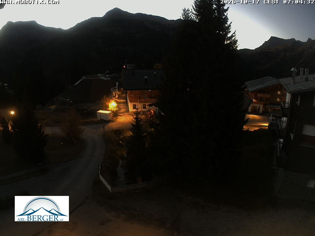 Archived image Webcam Oberlech: guest house Berger