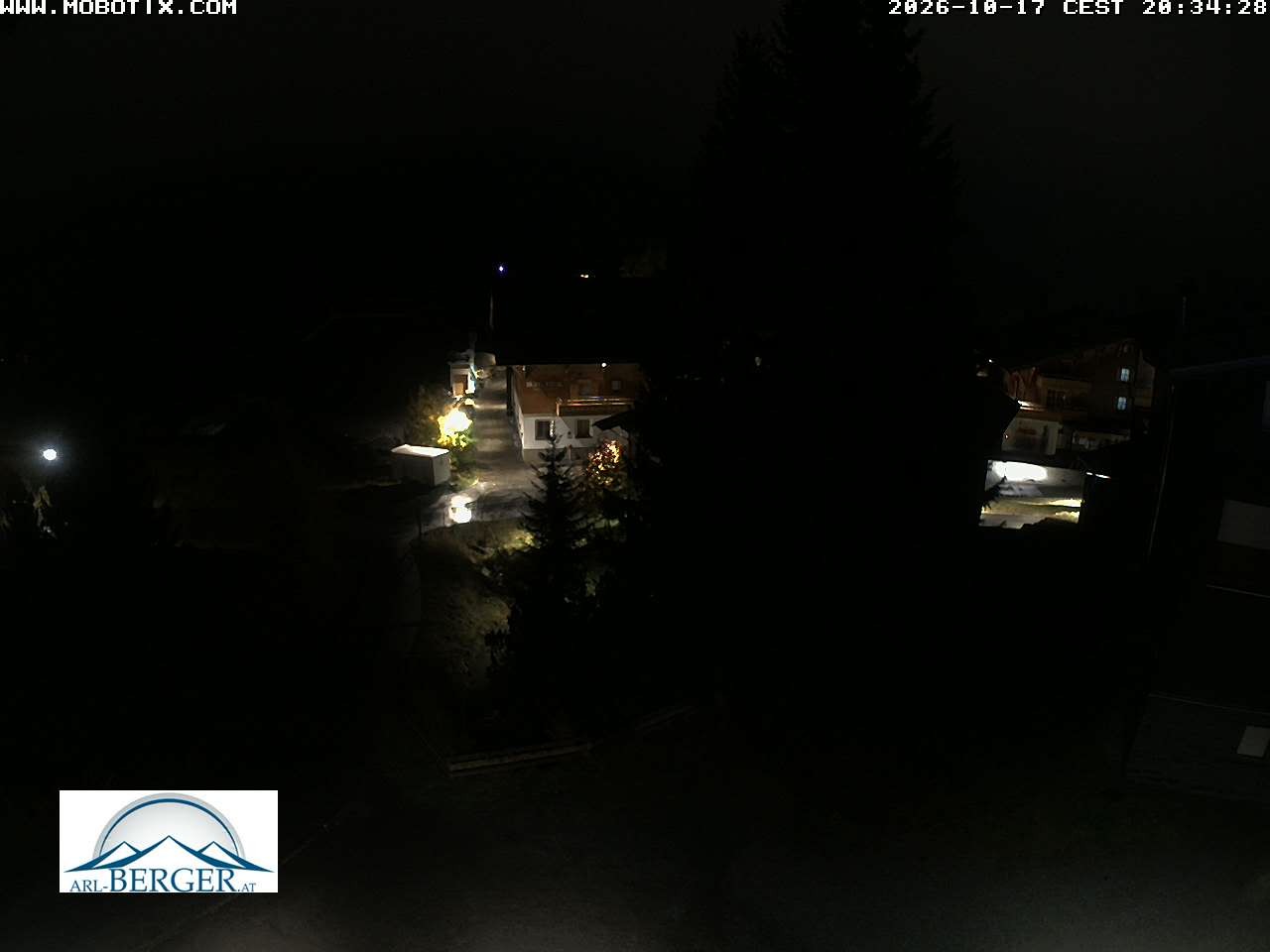 Archived image Webcam Oberlech: guest house Berger