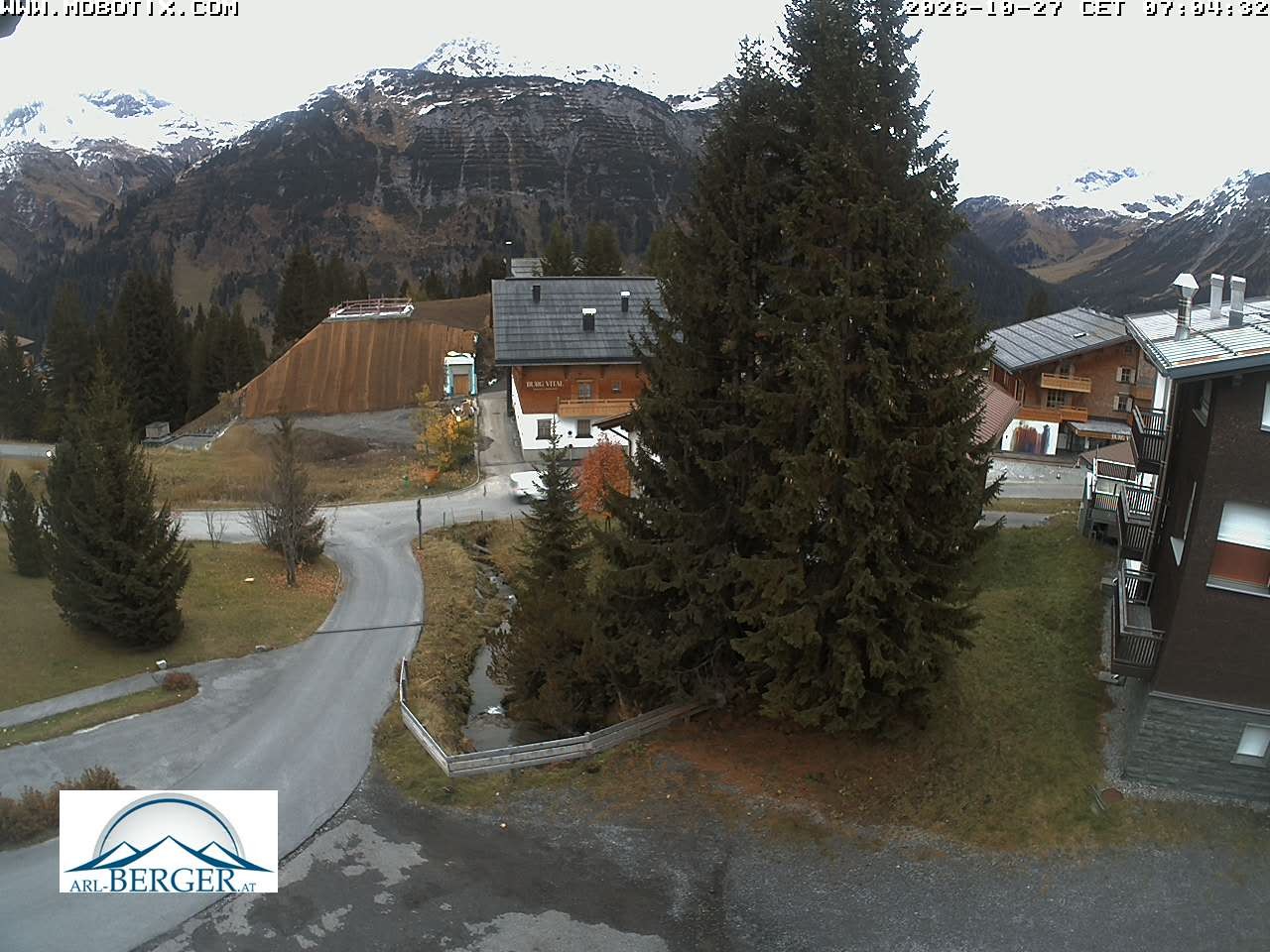 Archived image Webcam Oberlech: guest house Berger