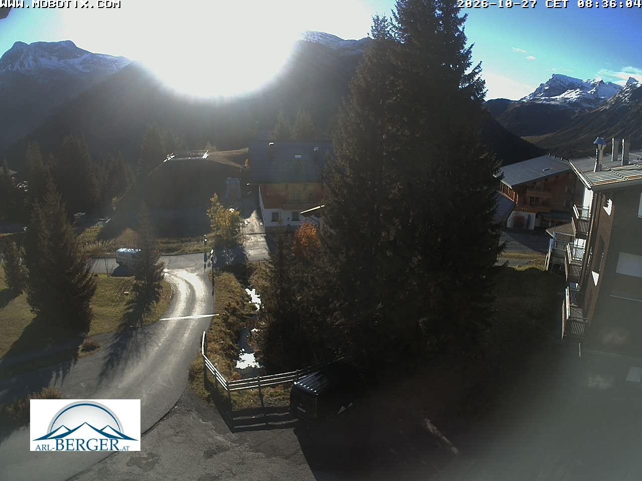 Archived image Webcam Oberlech: guest house Berger