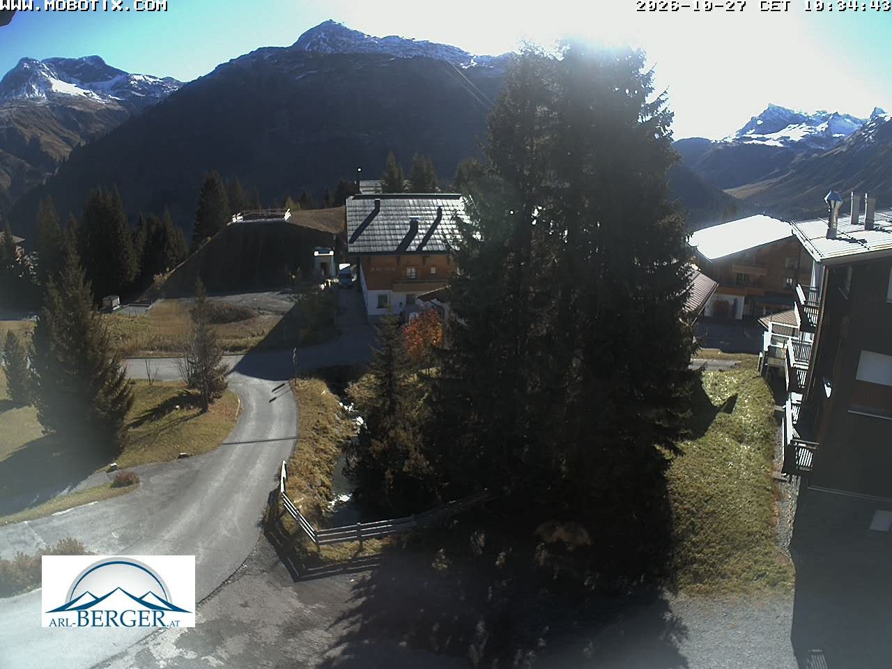 Archived image Webcam Oberlech: guest house Berger