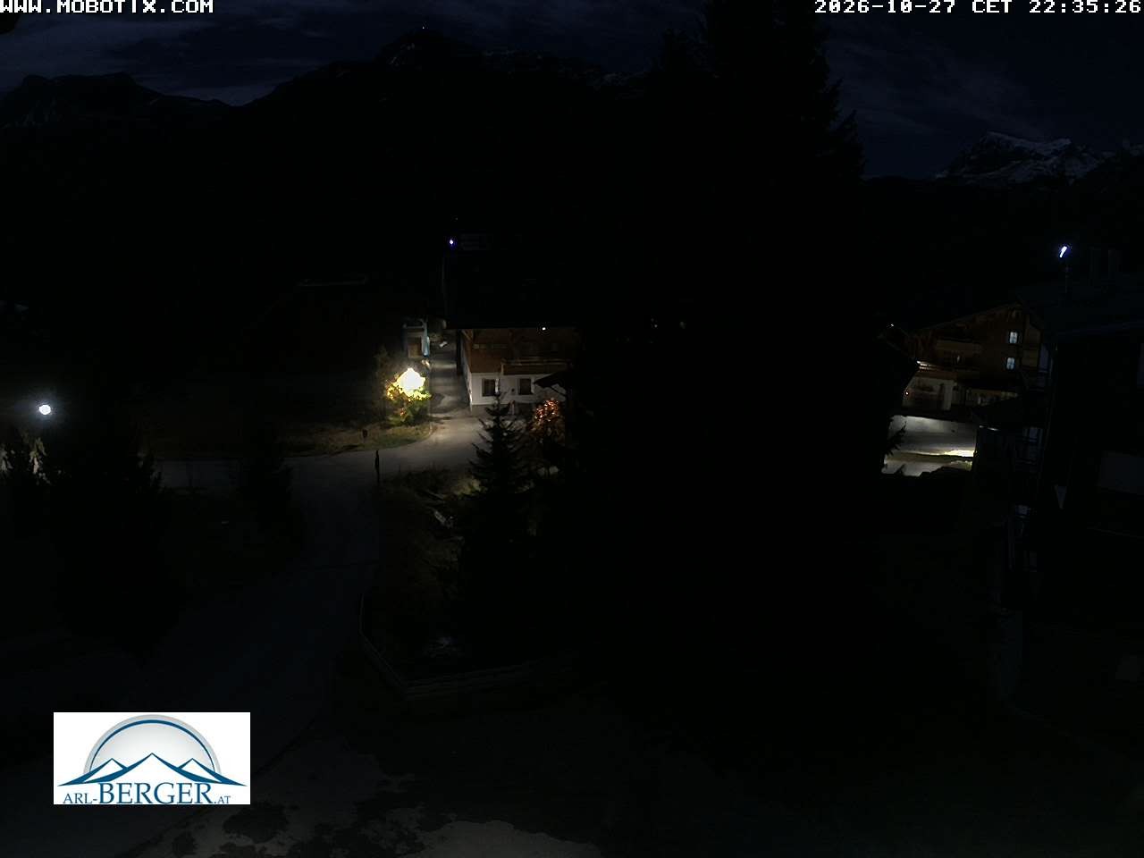 Archived image Webcam Oberlech: guest house Berger