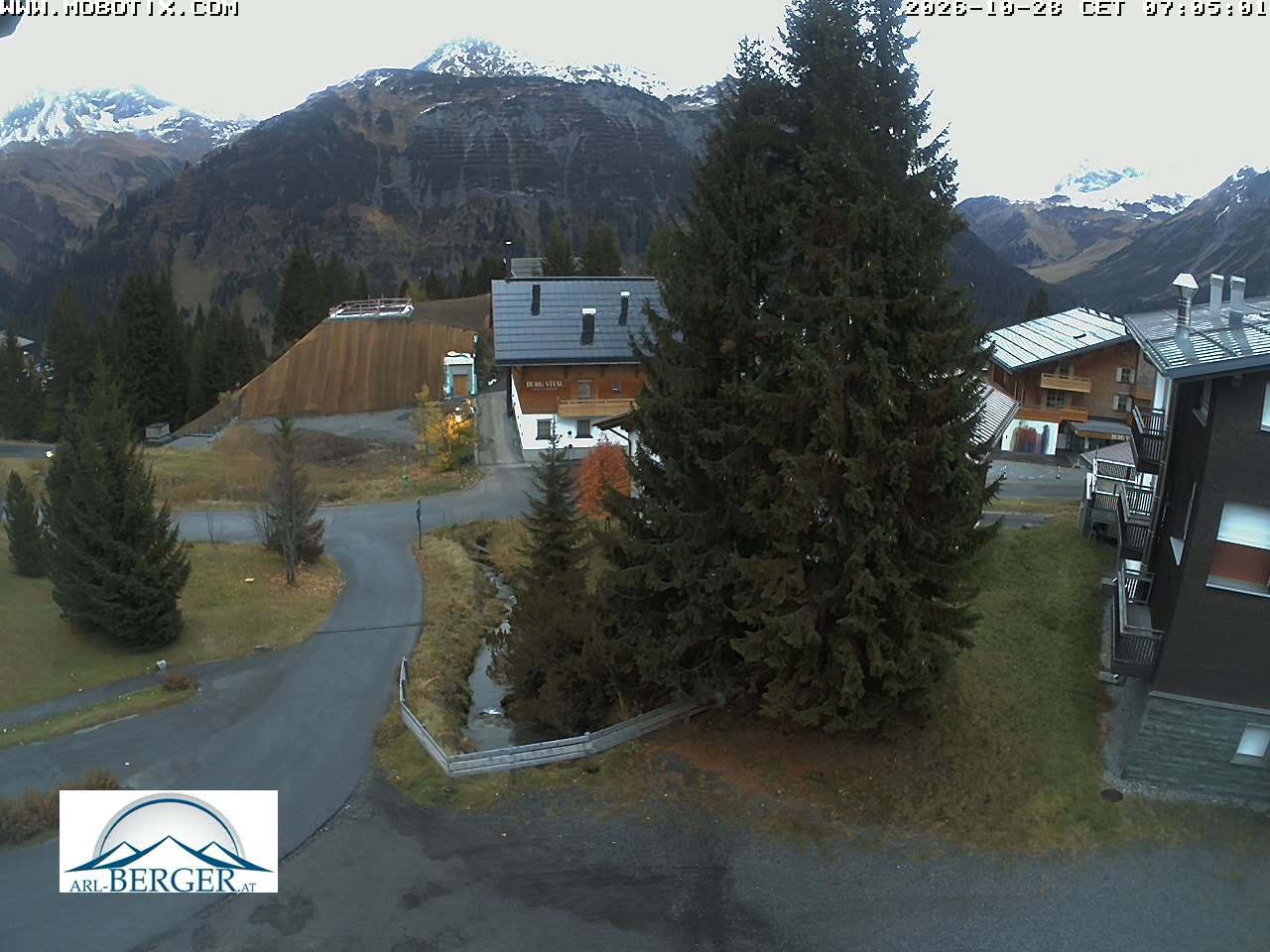 Archived image Webcam Oberlech: guest house Berger