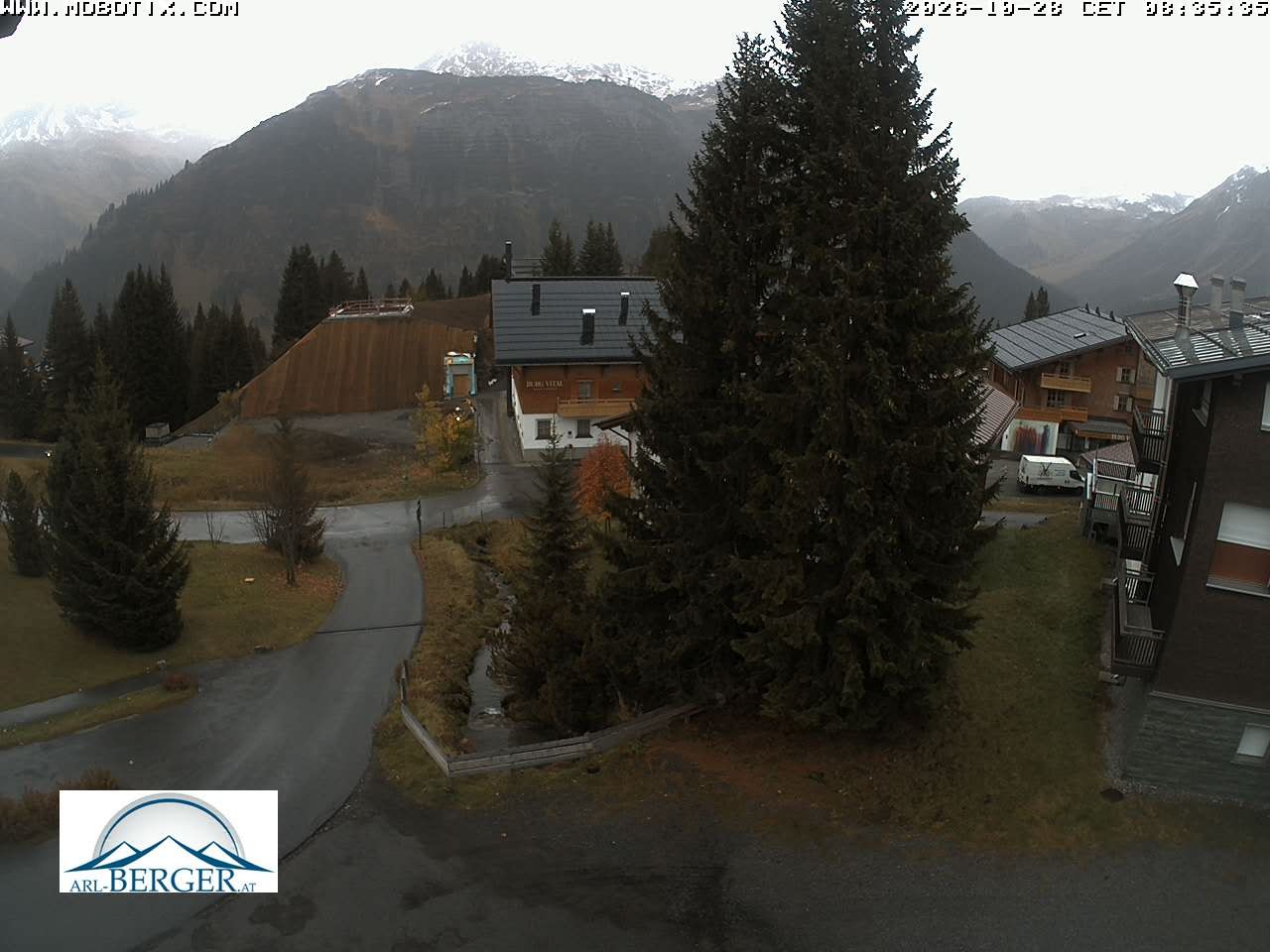 Archived image Webcam Oberlech: guest house Berger