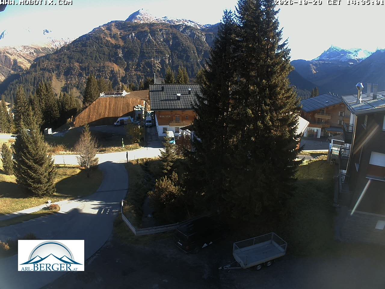 Archived image Webcam Oberlech: guest house Berger