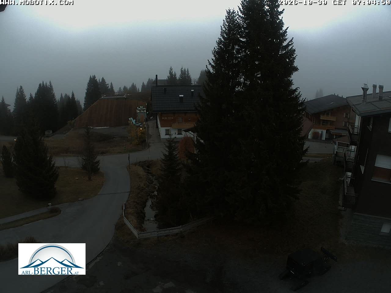 Archived image Webcam Oberlech: guest house Berger