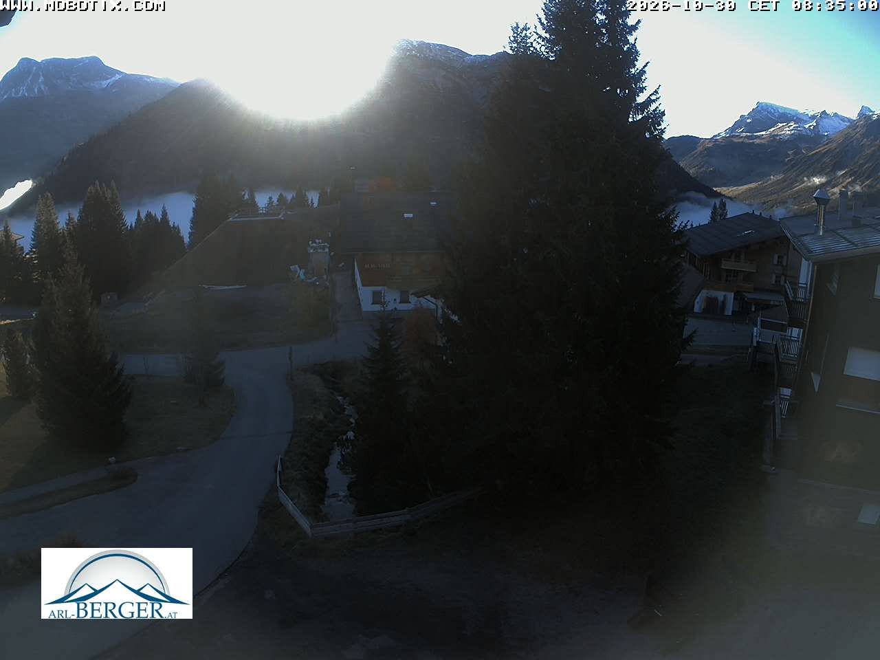 Archived image Webcam Oberlech: guest house Berger