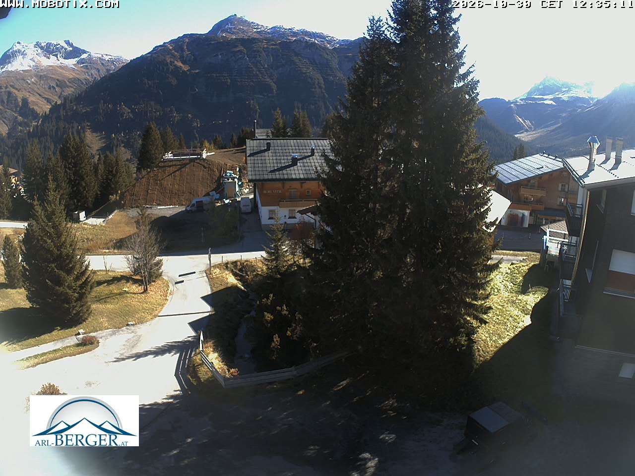 Archived image Webcam Oberlech: guest house Berger