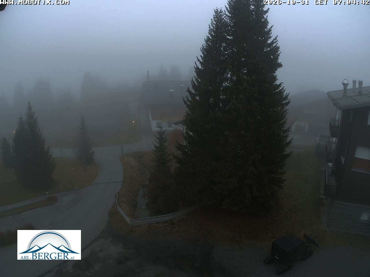 Archiv Foto Webcam Oberlech: Pension Berger