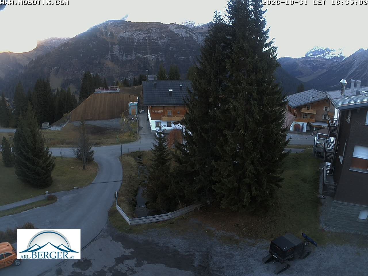 Archiv Foto Webcam Oberlech: Pension Berger