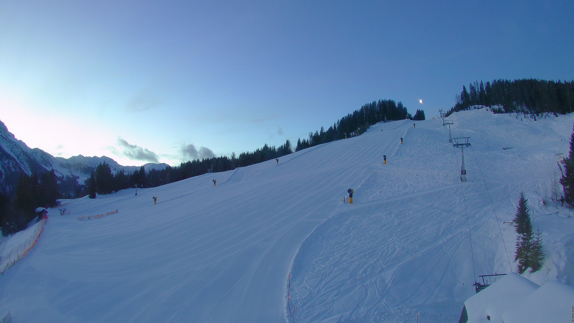 Archiv Foto Webcam Nassfeld: Blick Sonnleitn