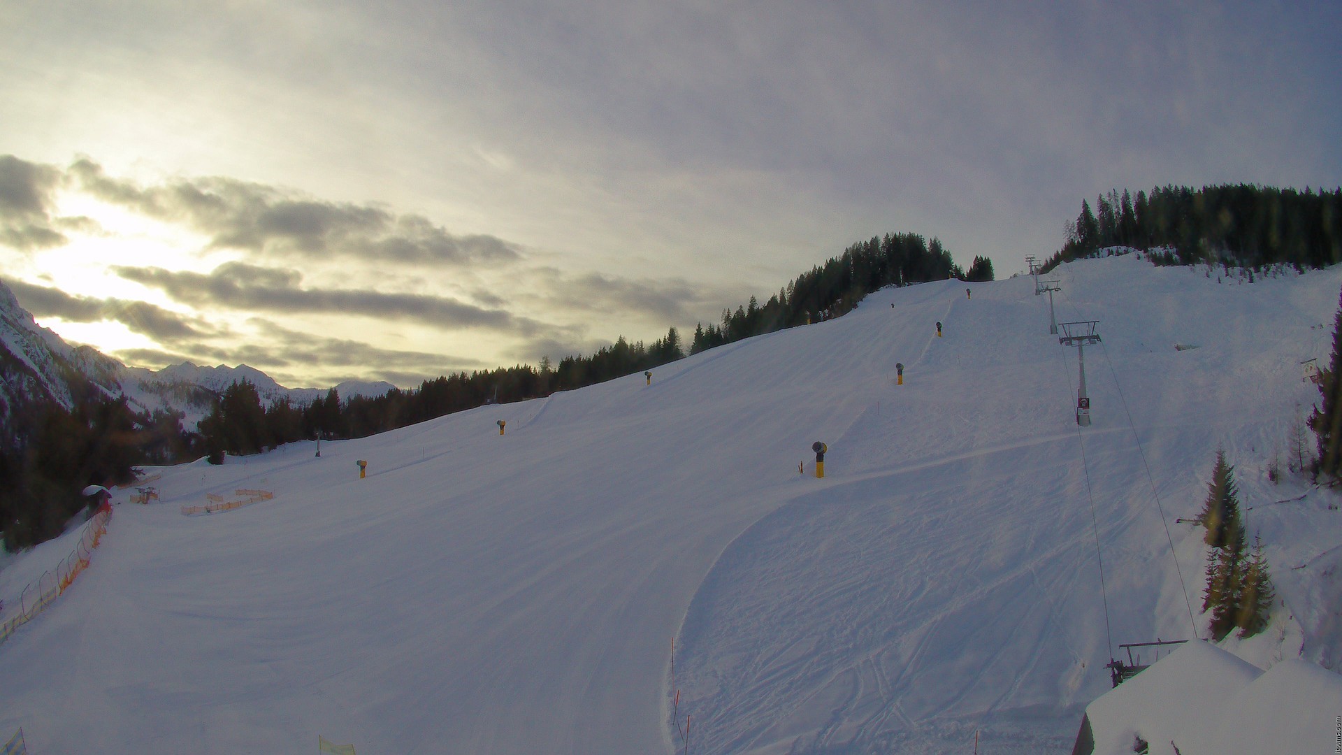 Archiv Foto Webcam Nassfeld: Blick Sonnleitn