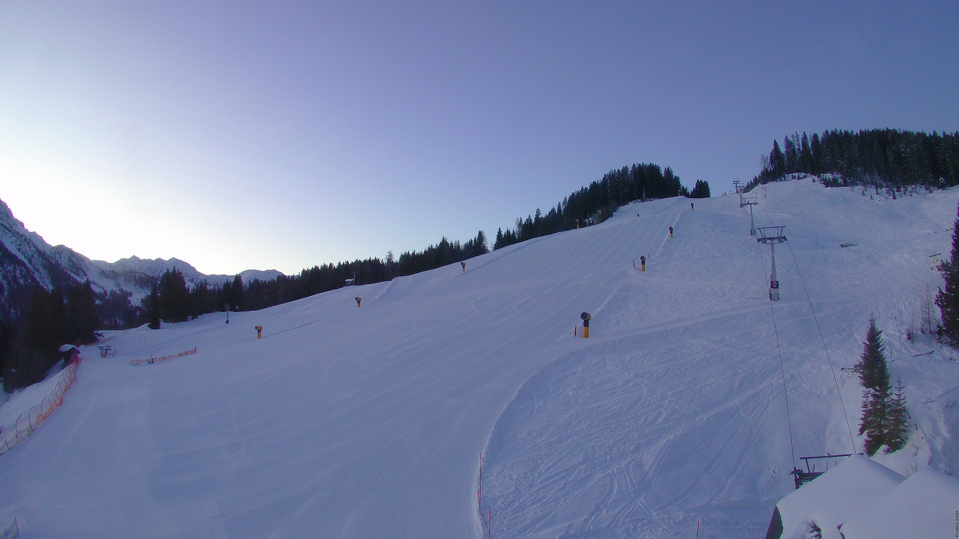 Archiv Foto Webcam Nassfeld: Blick Sonnleitn