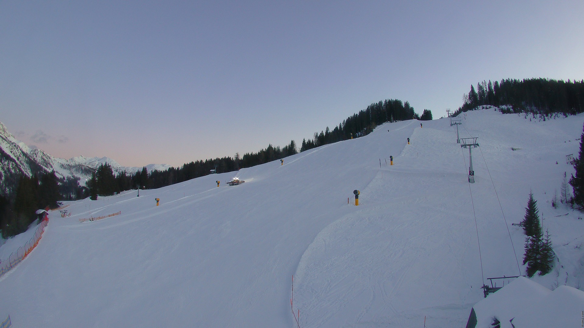 Archiv Foto Webcam Nassfeld: Blick Sonnleitn