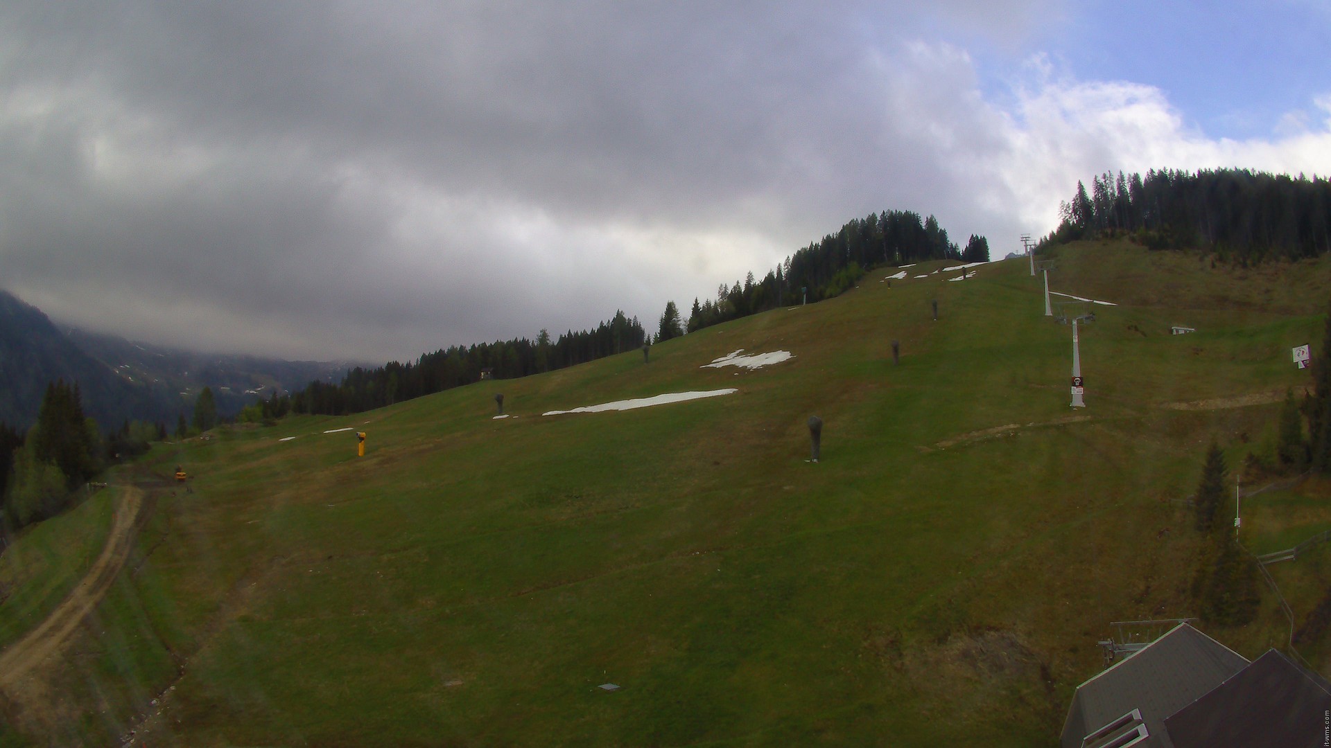 Archiv Foto Webcam Nassfeld: Blick Sonnleitn