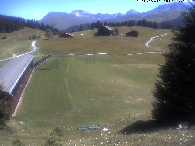 Archived image Webcam Golf house at Arosa