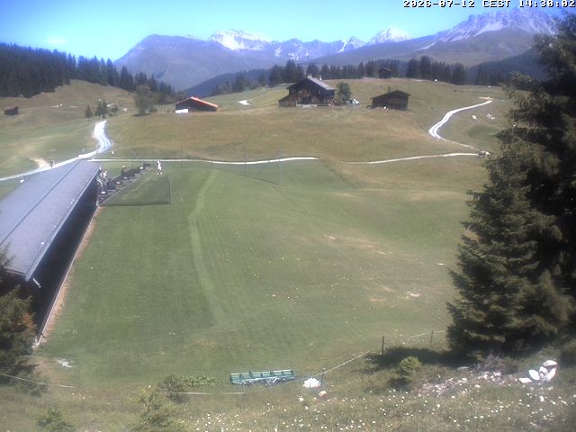Archived image Webcam Golf house at Arosa