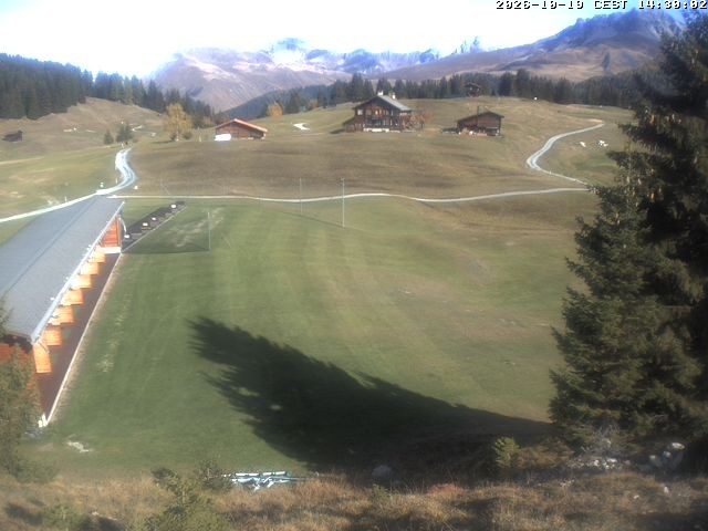 Archived image Webcam Golf house at Arosa