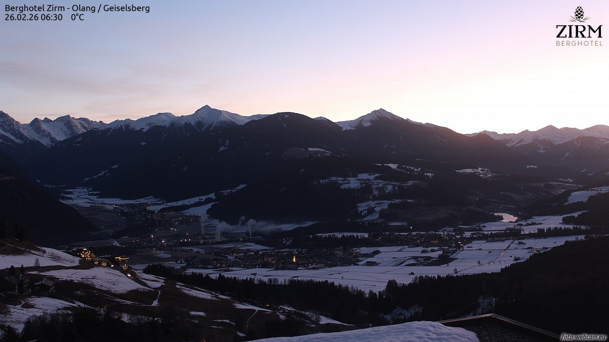 Archived image Webcam Hotel Zirm, South Tyrol