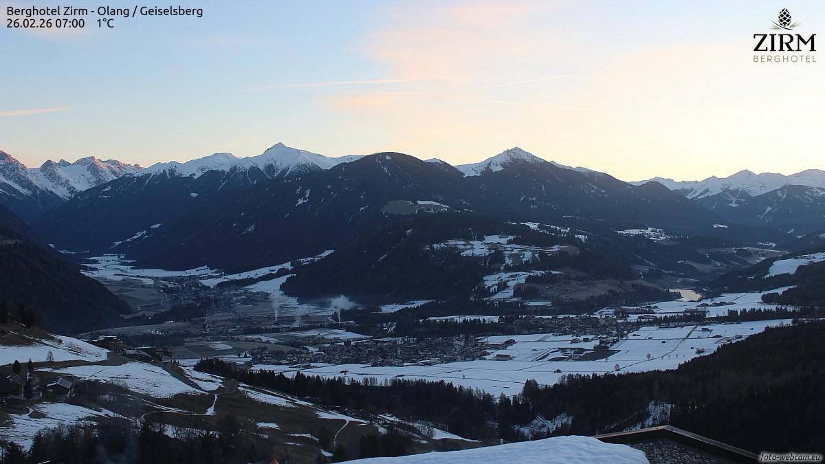 Archived image Webcam Hotel Zirm, South Tyrol