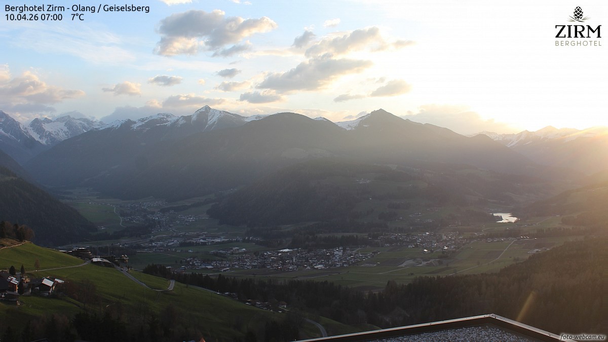 Archived image Webcam Hotel Zirm, South Tyrol