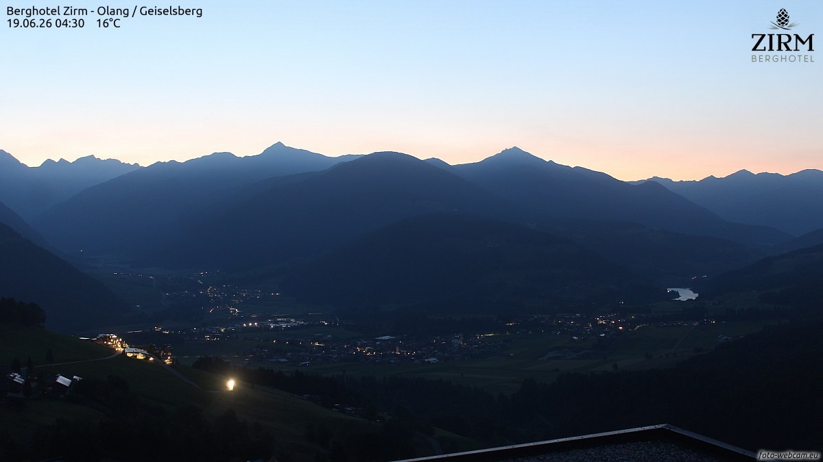 Archived image Webcam Hotel Zirm, South Tyrol