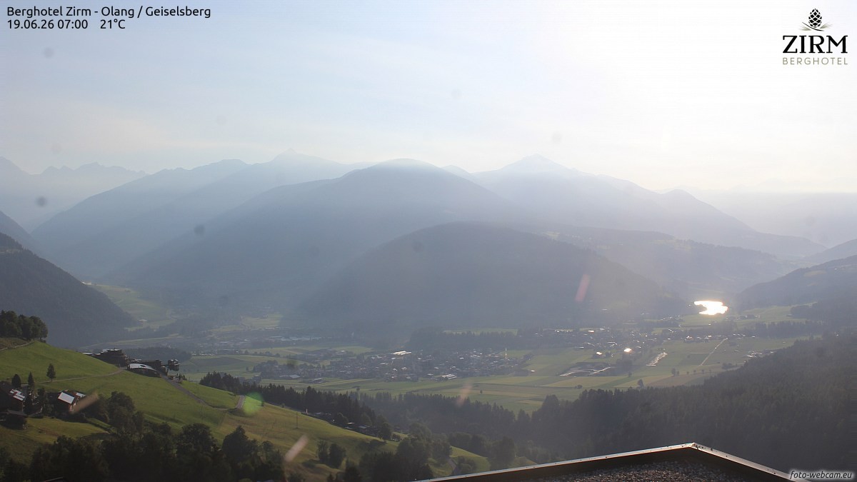 Archived image Webcam Hotel Zirm, South Tyrol
