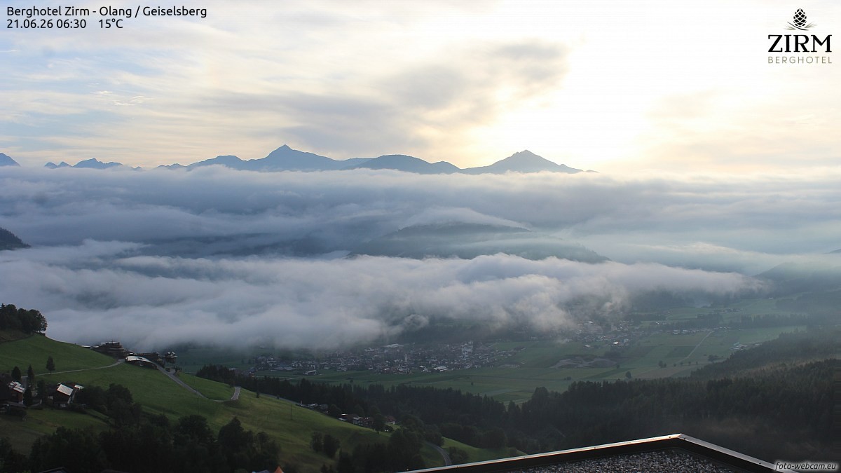 Archived image Webcam Hotel Zirm, South Tyrol