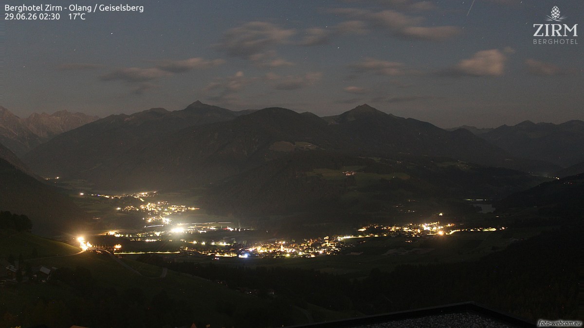Archived image Webcam Hotel Zirm, South Tyrol