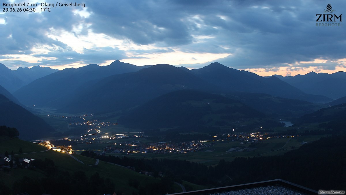 Archived image Webcam Hotel Zirm, South Tyrol