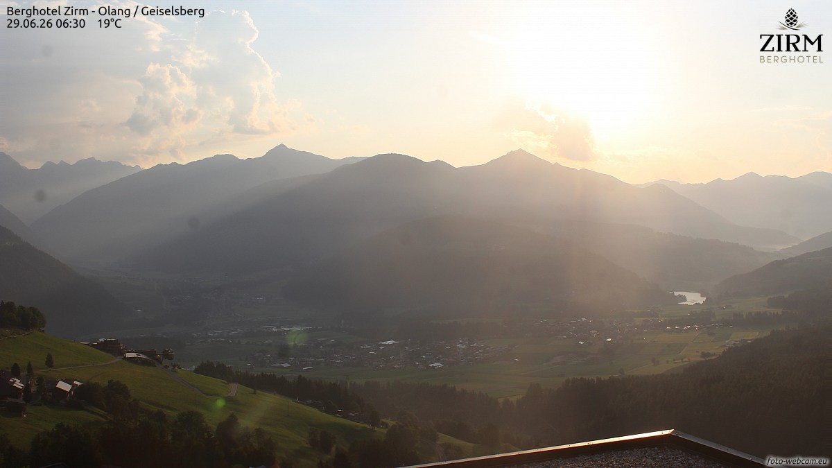 Archived image Webcam Hotel Zirm, South Tyrol