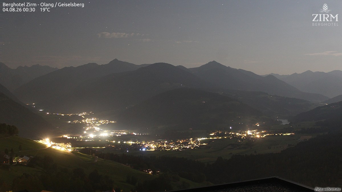 Archived image Webcam Hotel Zirm, South Tyrol