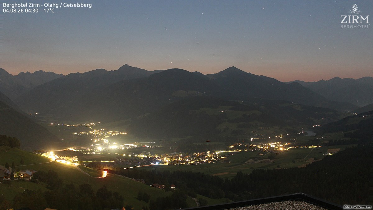Archived image Webcam Hotel Zirm, South Tyrol