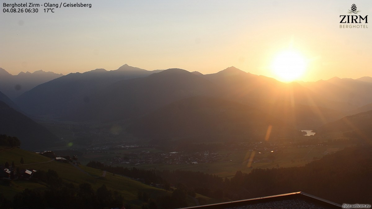 Archived image Webcam Hotel Zirm, South Tyrol