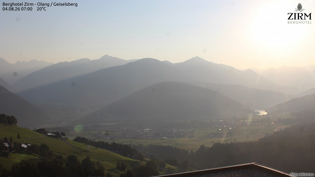 Archived image Webcam Hotel Zirm, South Tyrol