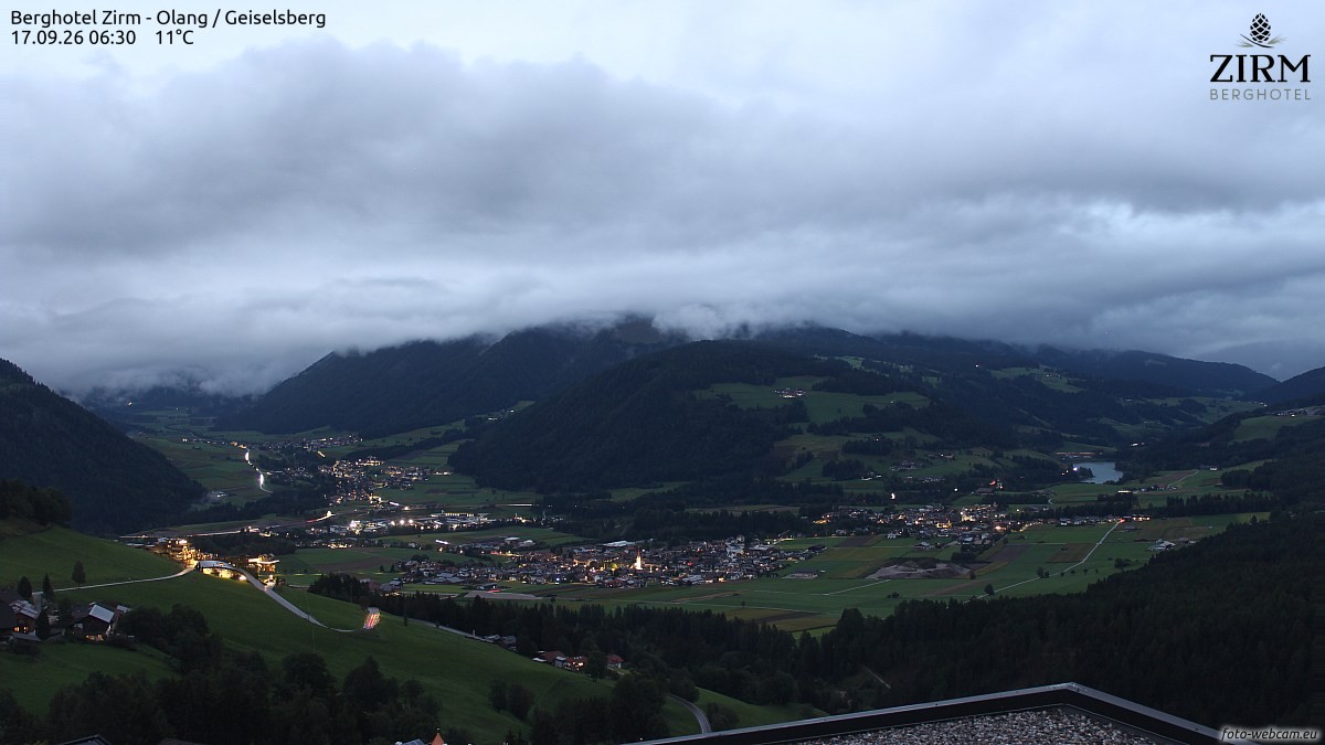 Archived image Webcam Hotel Zirm, South Tyrol