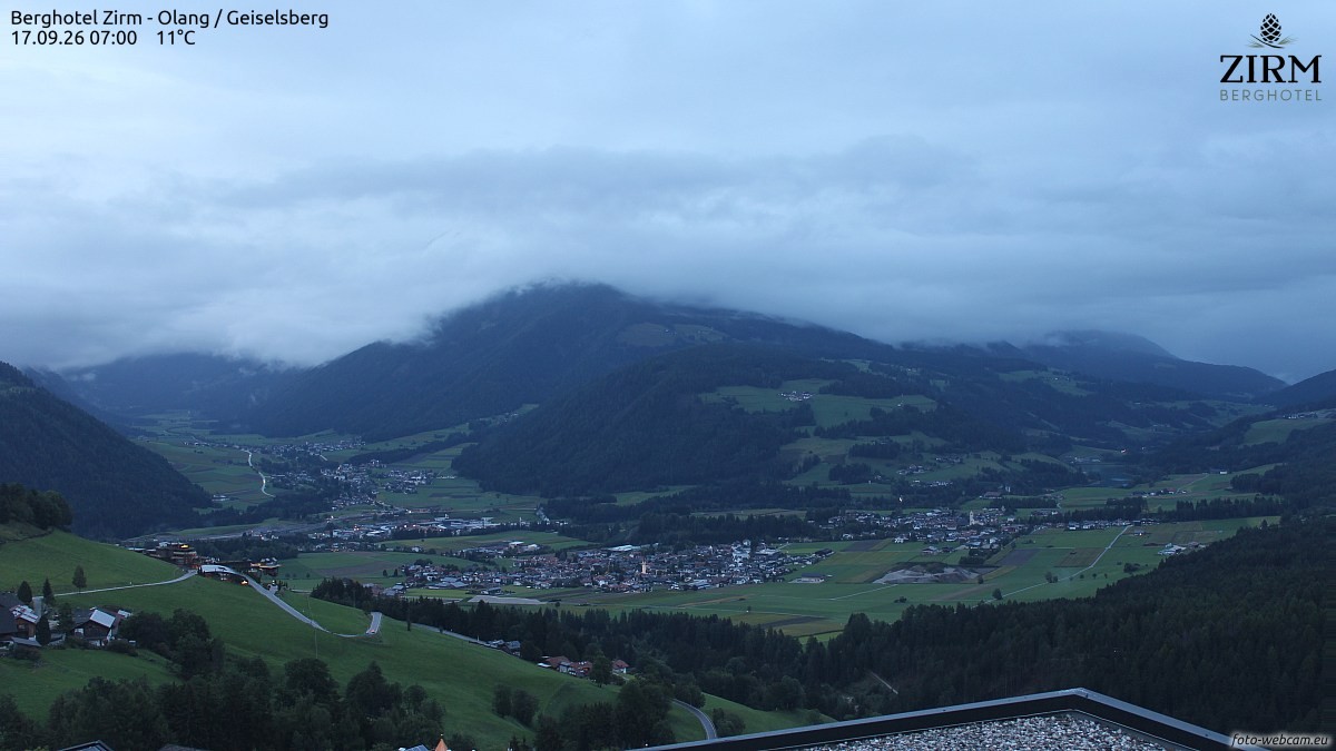 Archived image Webcam Hotel Zirm, South Tyrol