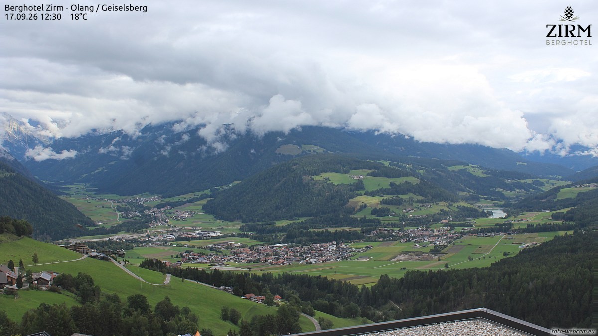 Archived image Webcam Hotel Zirm, South Tyrol