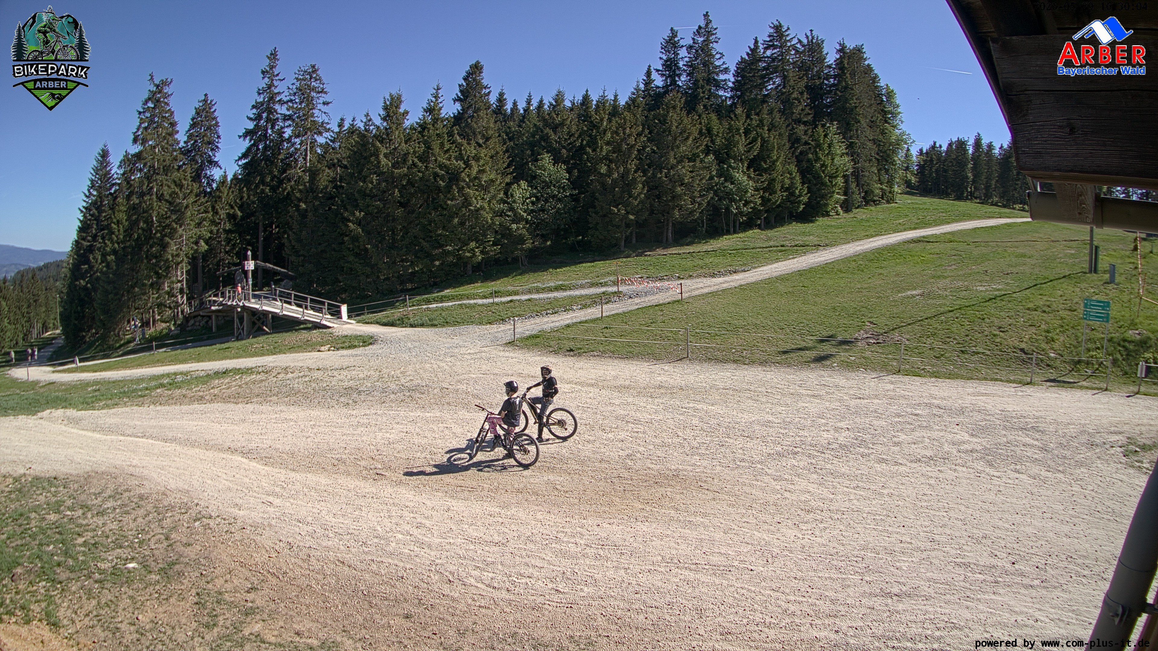 Archiv Foto Webcam ArBär Kinderland des Skigebiets am Arber