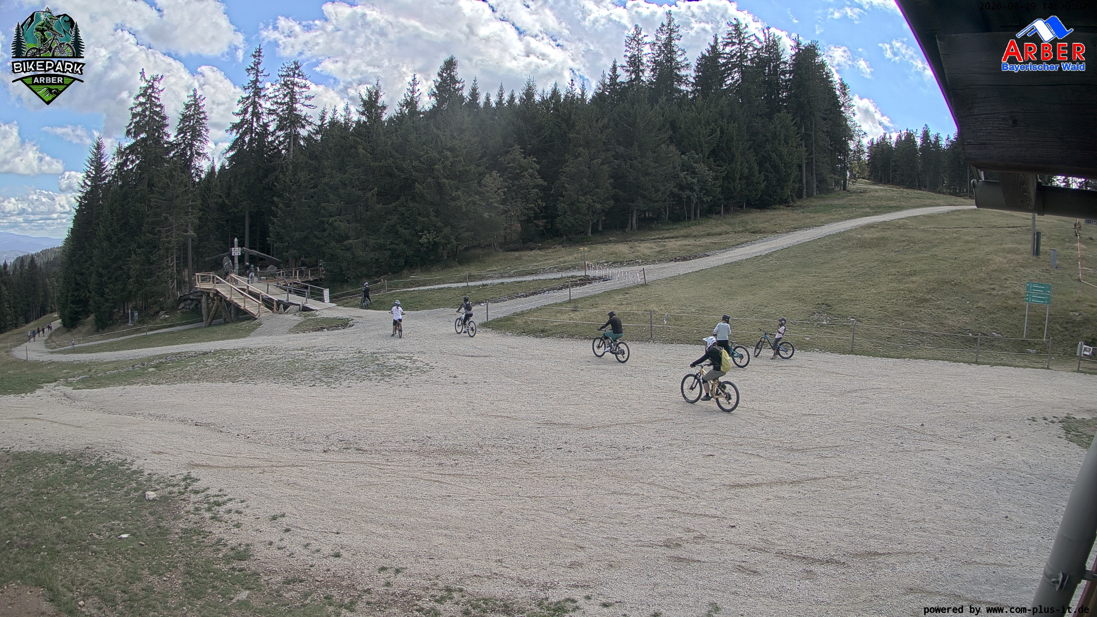 Archiv Foto Webcam ArBär Kinderland des Skigebiets am Arber