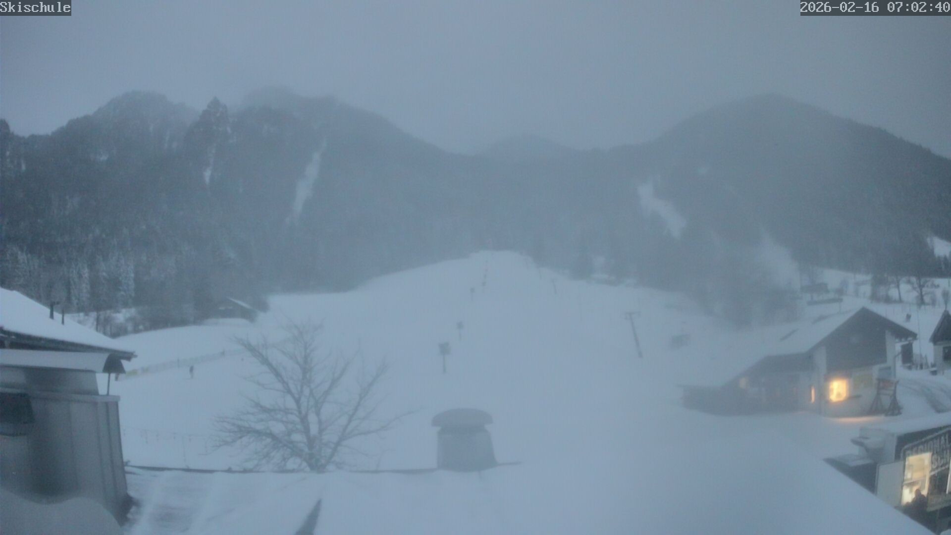 Archived image Webcam Streidlhang slope, Brauneck