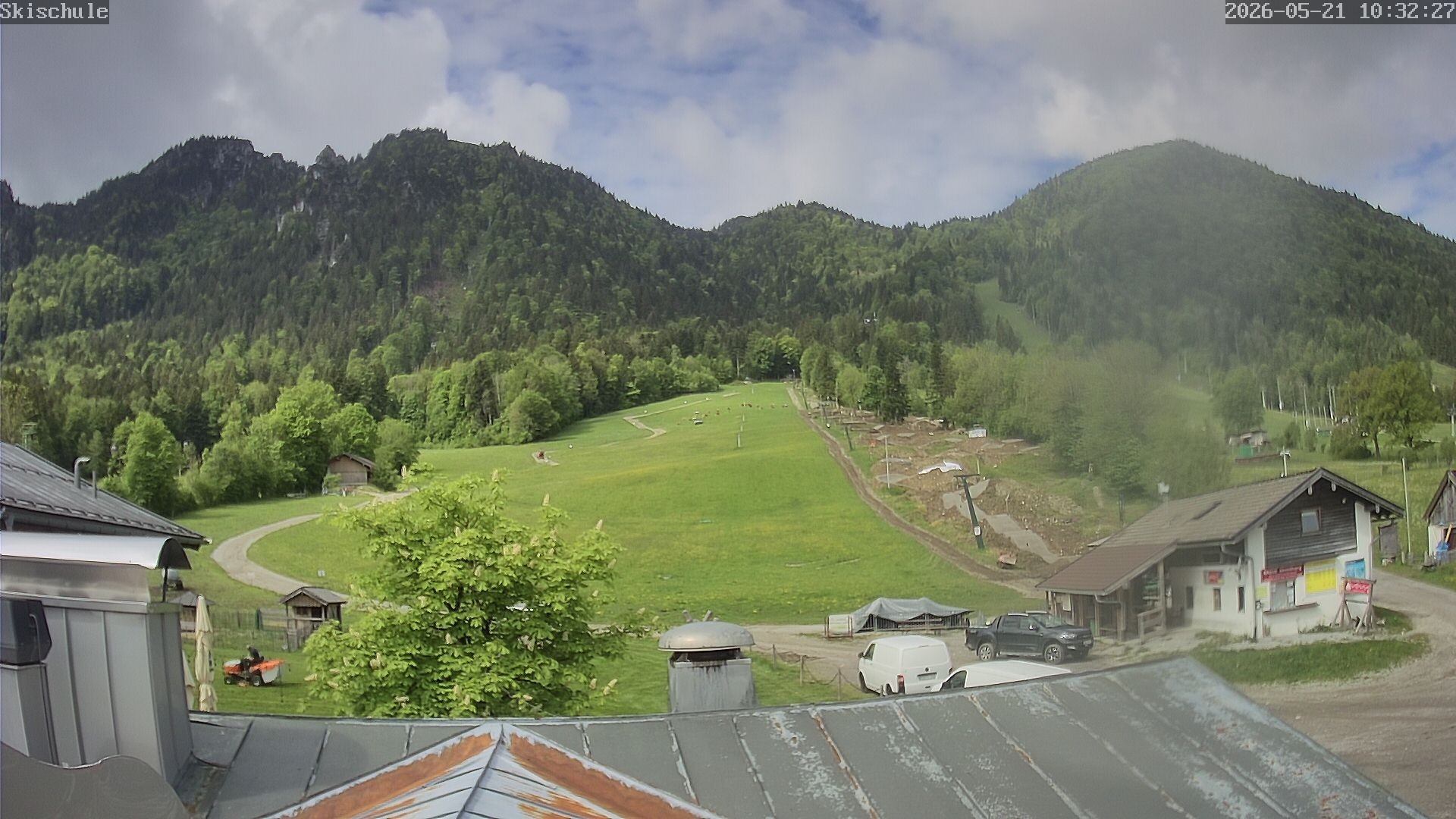 Archived image Webcam Streidlhang slope, Brauneck