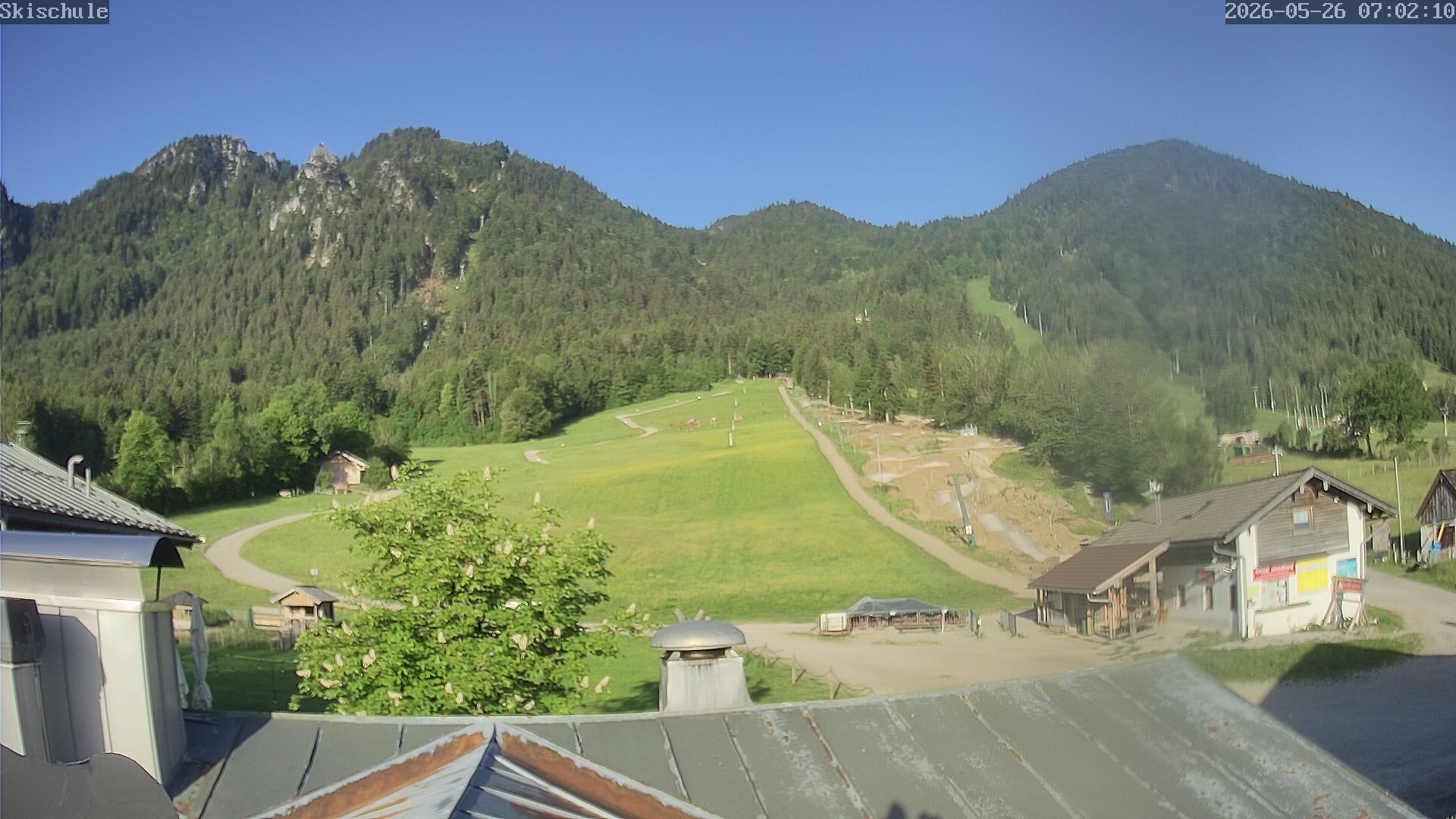 Archived image Webcam Streidlhang slope, Brauneck