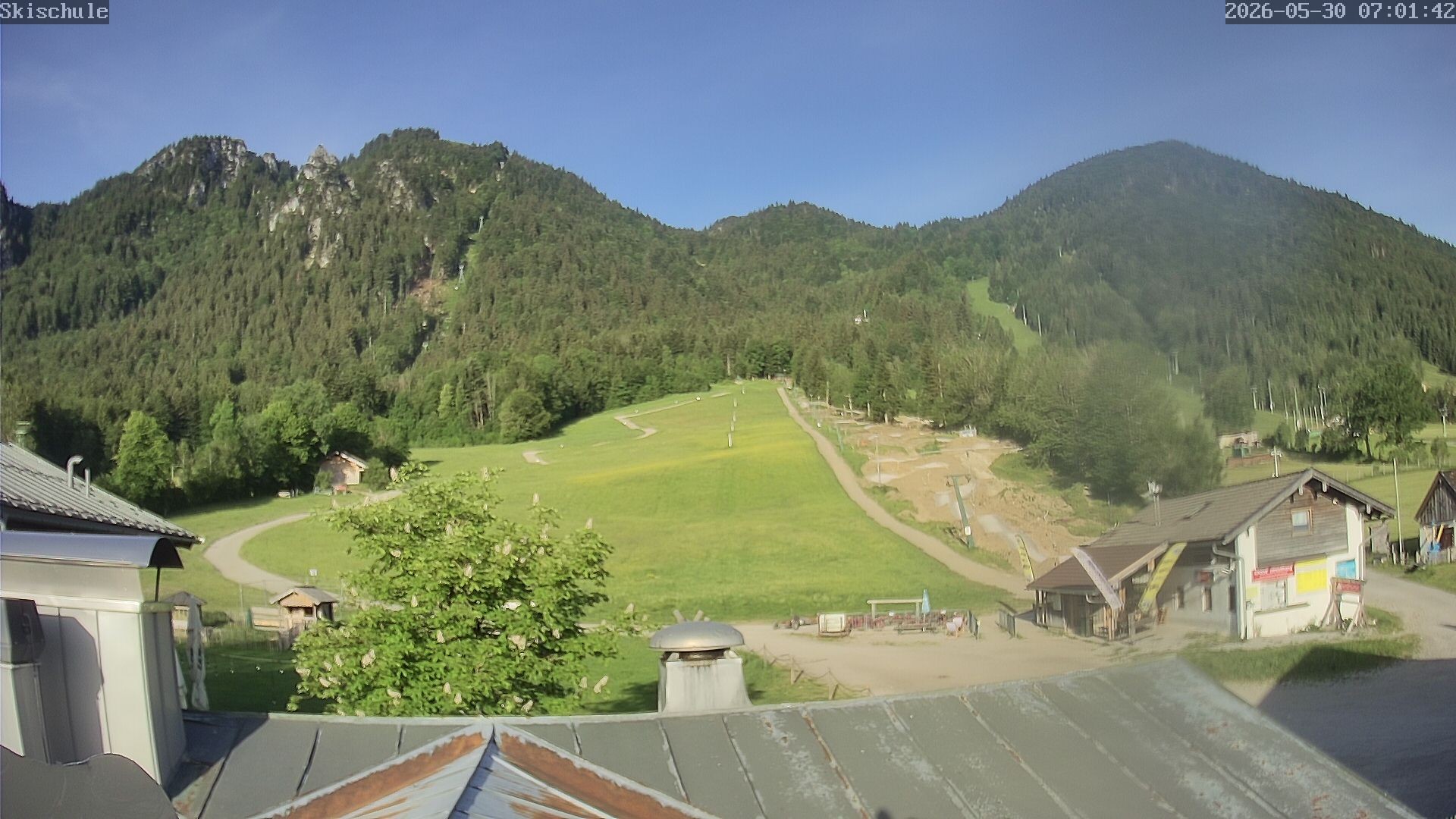 Archived image Webcam Streidlhang slope, Brauneck