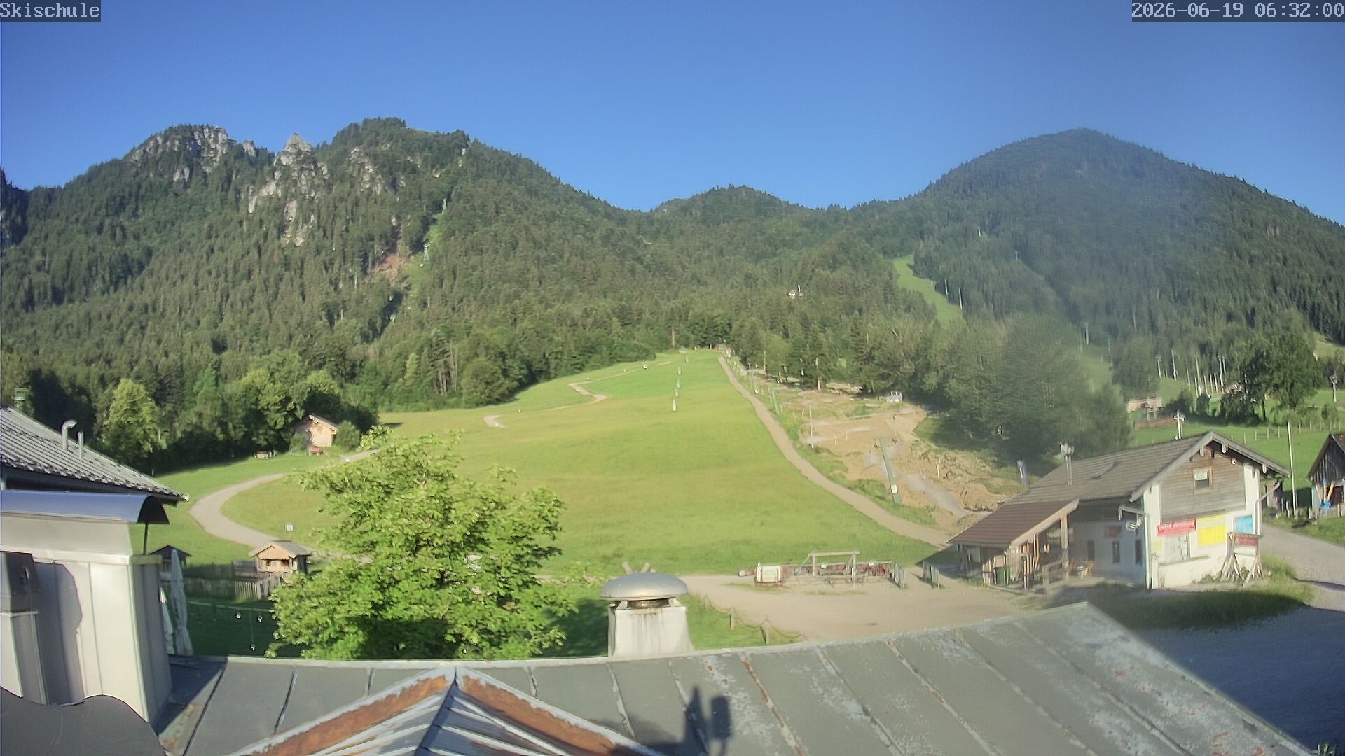 Archived image Webcam Streidlhang slope, Brauneck