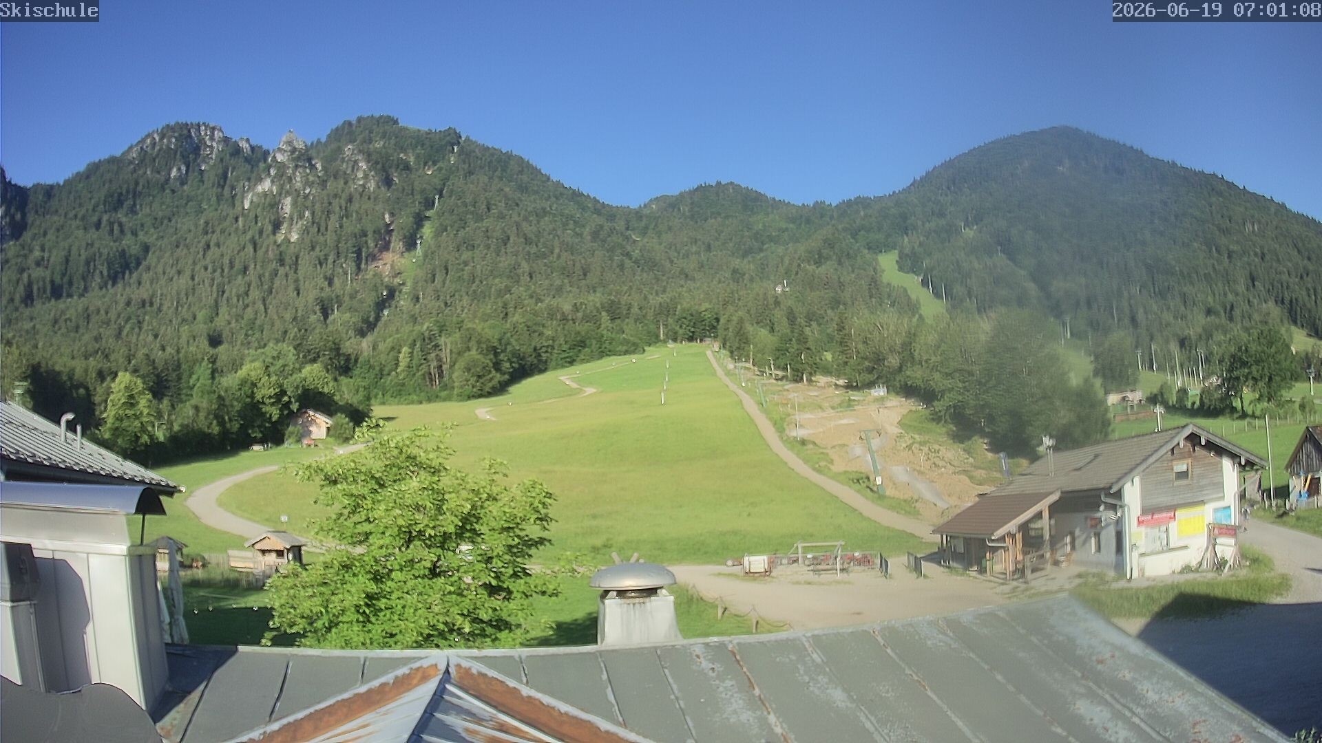 Archived image Webcam Streidlhang slope, Brauneck