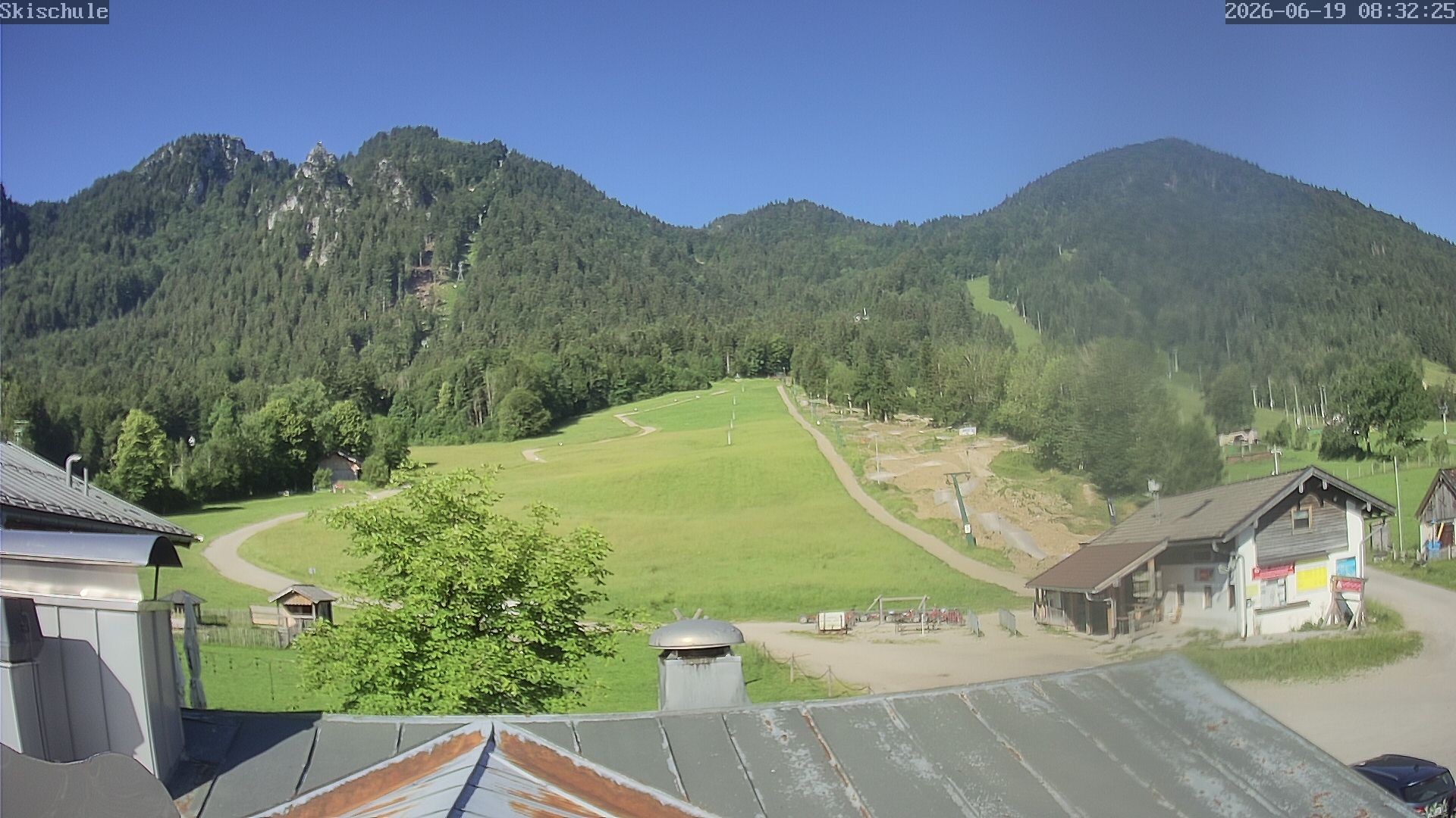 Archived image Webcam Streidlhang slope, Brauneck