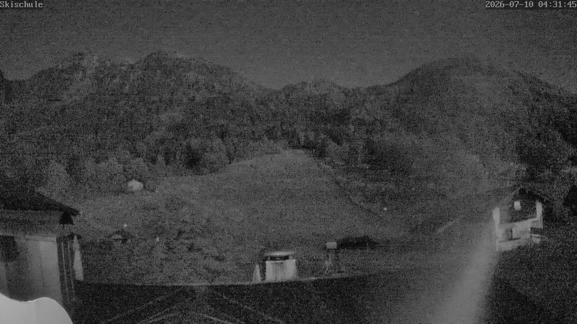 Archived image Webcam Streidlhang slope, Brauneck
