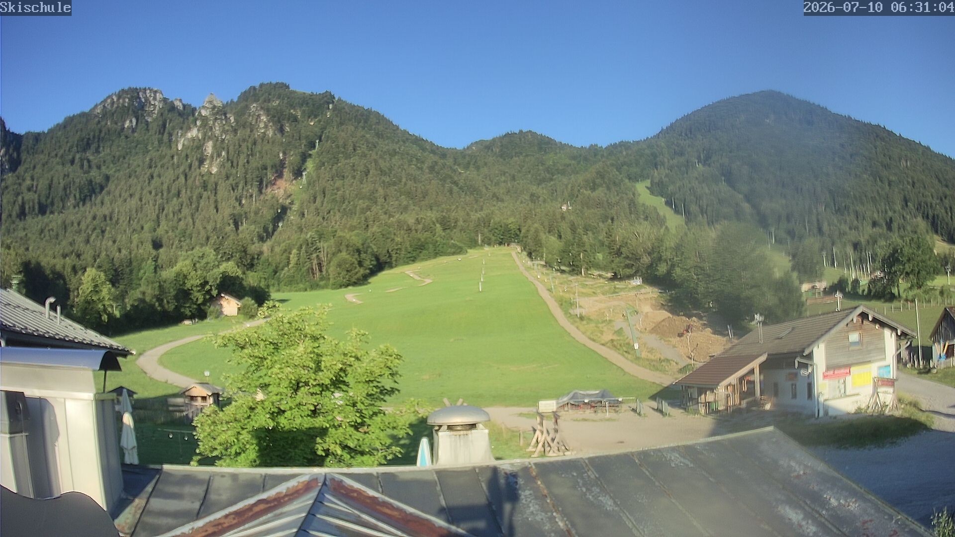 Archived image Webcam Streidlhang slope, Brauneck